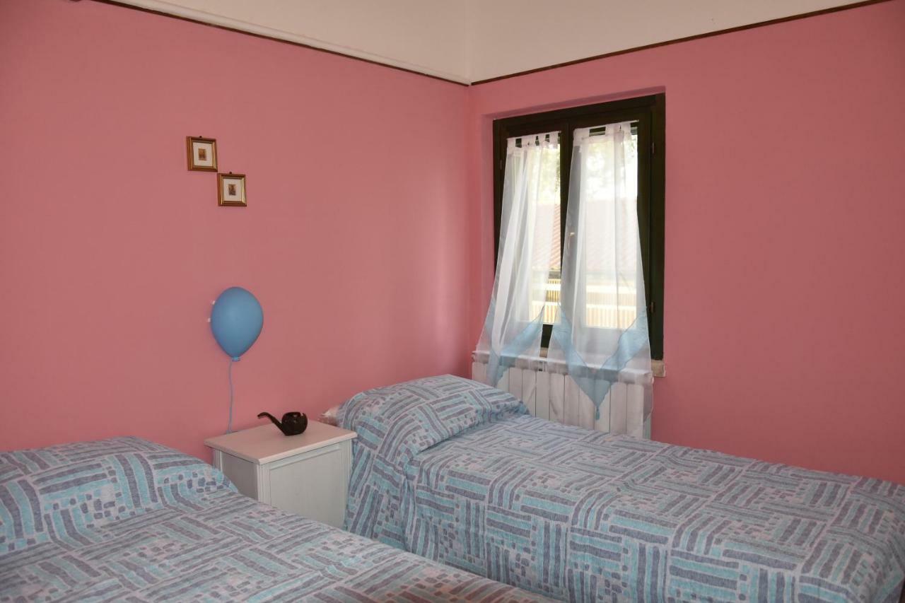 Agriturismo Fattoria Del Colle 이에시 외부 사진