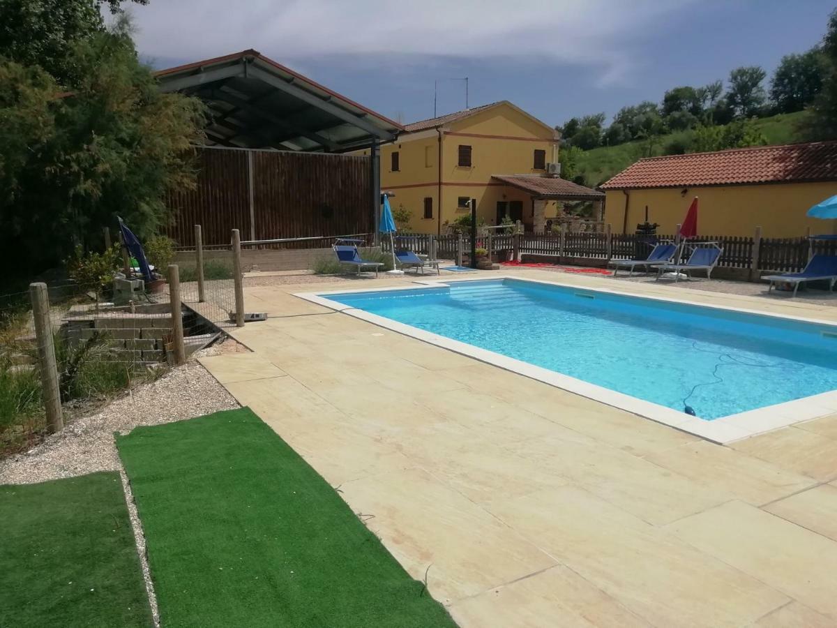 Agriturismo Fattoria Del Colle 이에시 외부 사진