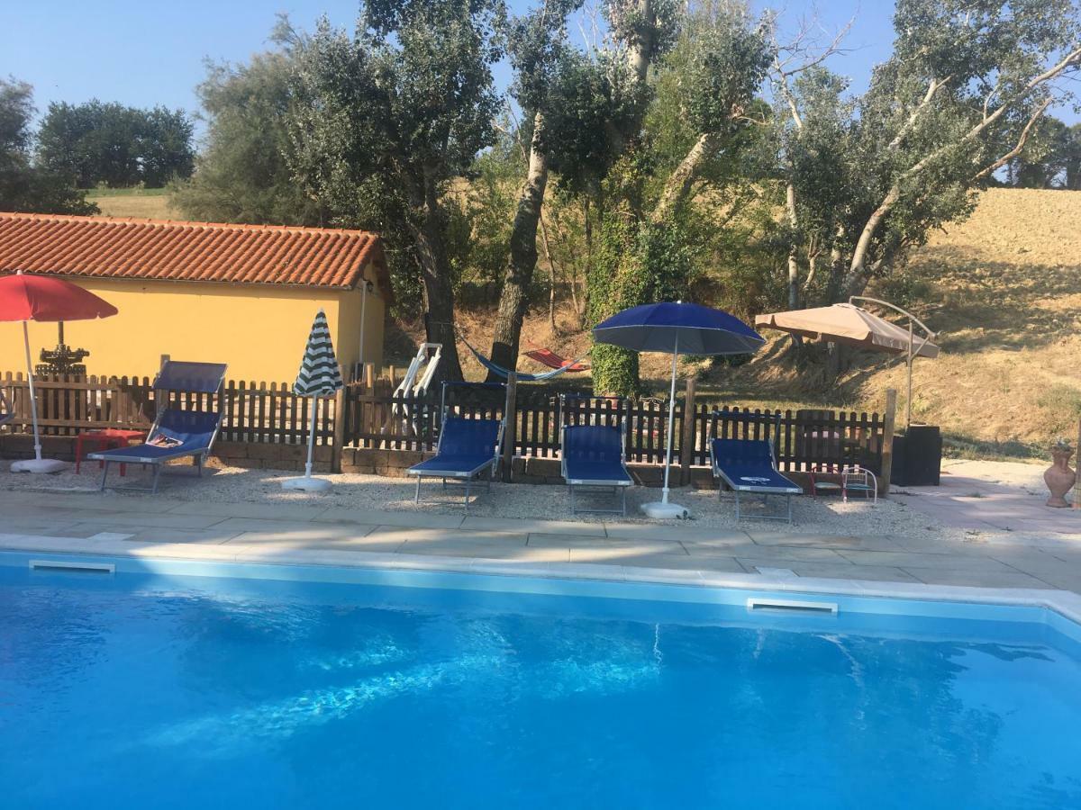 Agriturismo Fattoria Del Colle 이에시 외부 사진