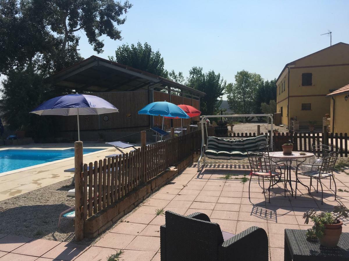 Agriturismo Fattoria Del Colle 이에시 외부 사진