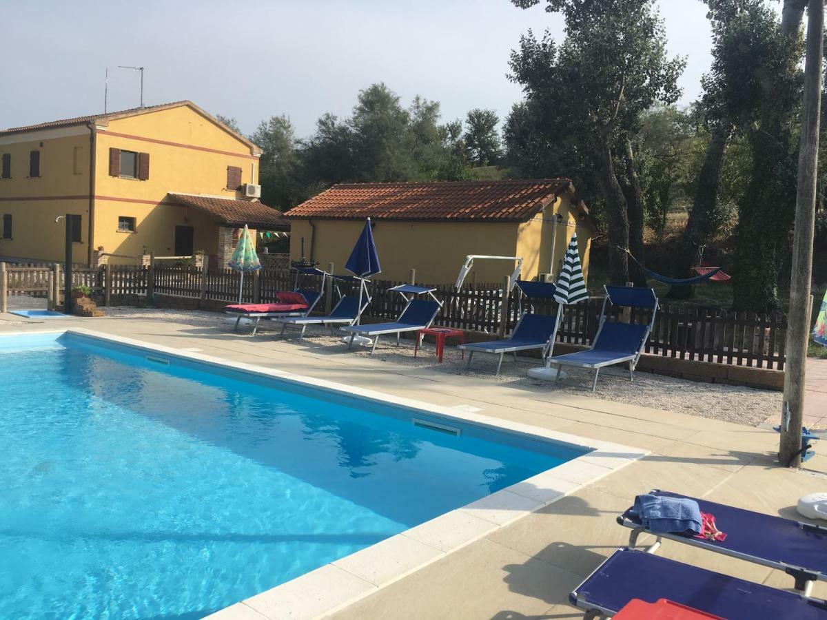Agriturismo Fattoria Del Colle 이에시 외부 사진