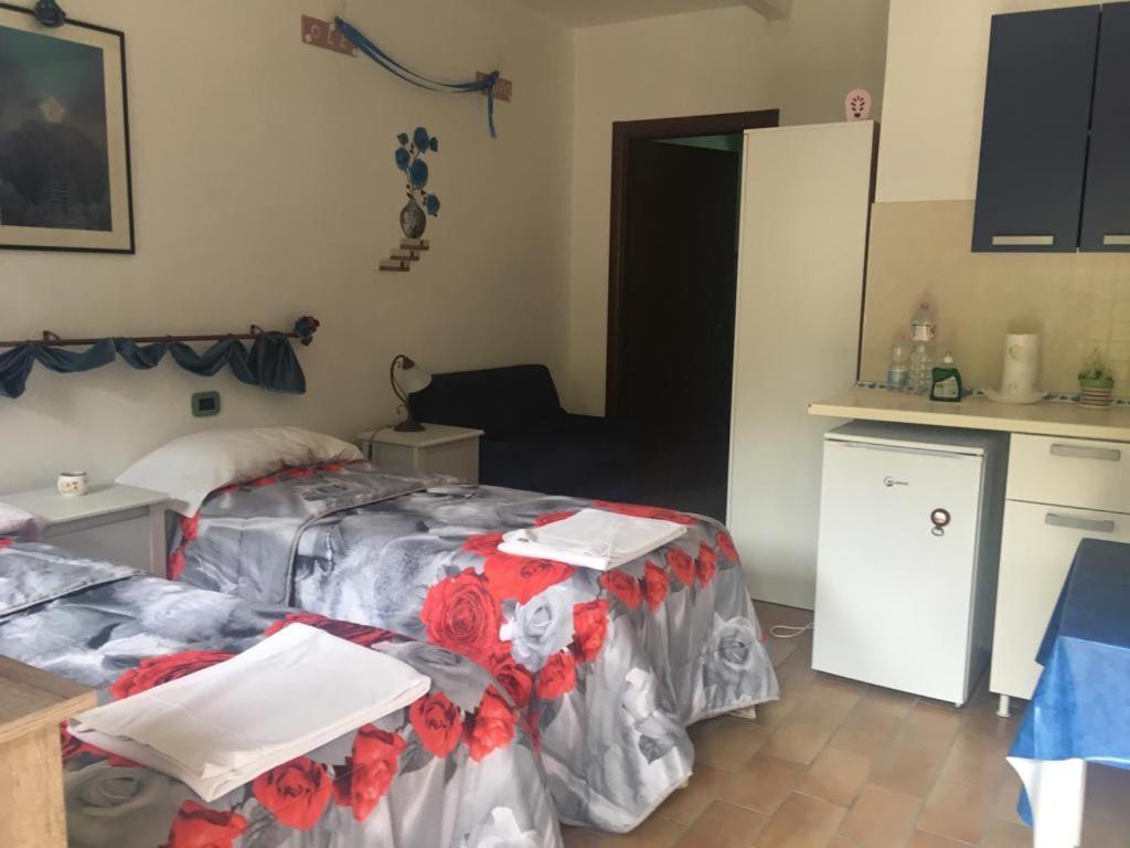 Agriturismo Fattoria Del Colle 이에시 외부 사진